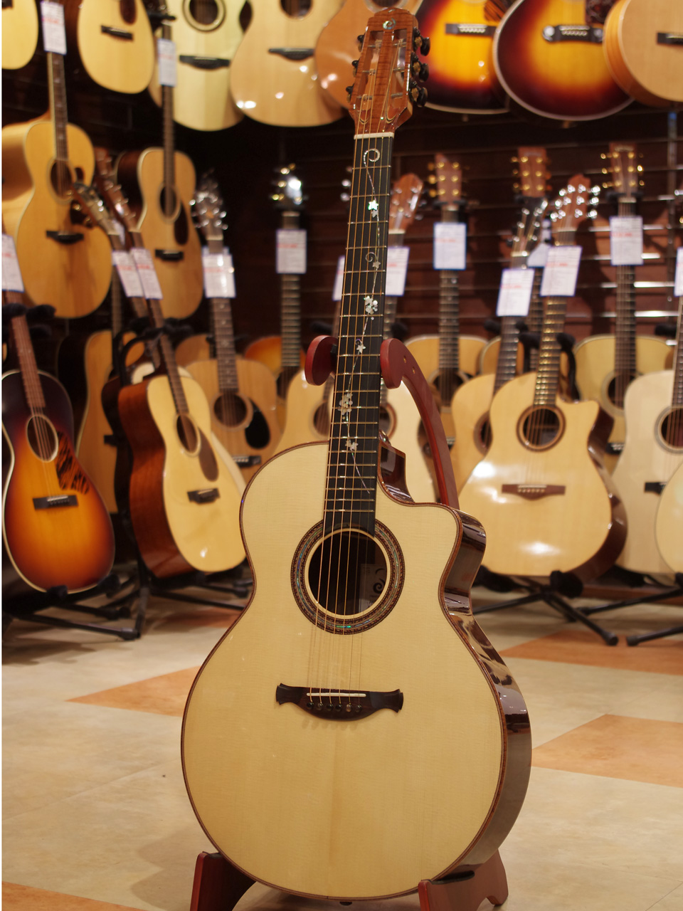 Jack Spira & Maton オーストラリアンギター集結！|ドルフィンギターズ