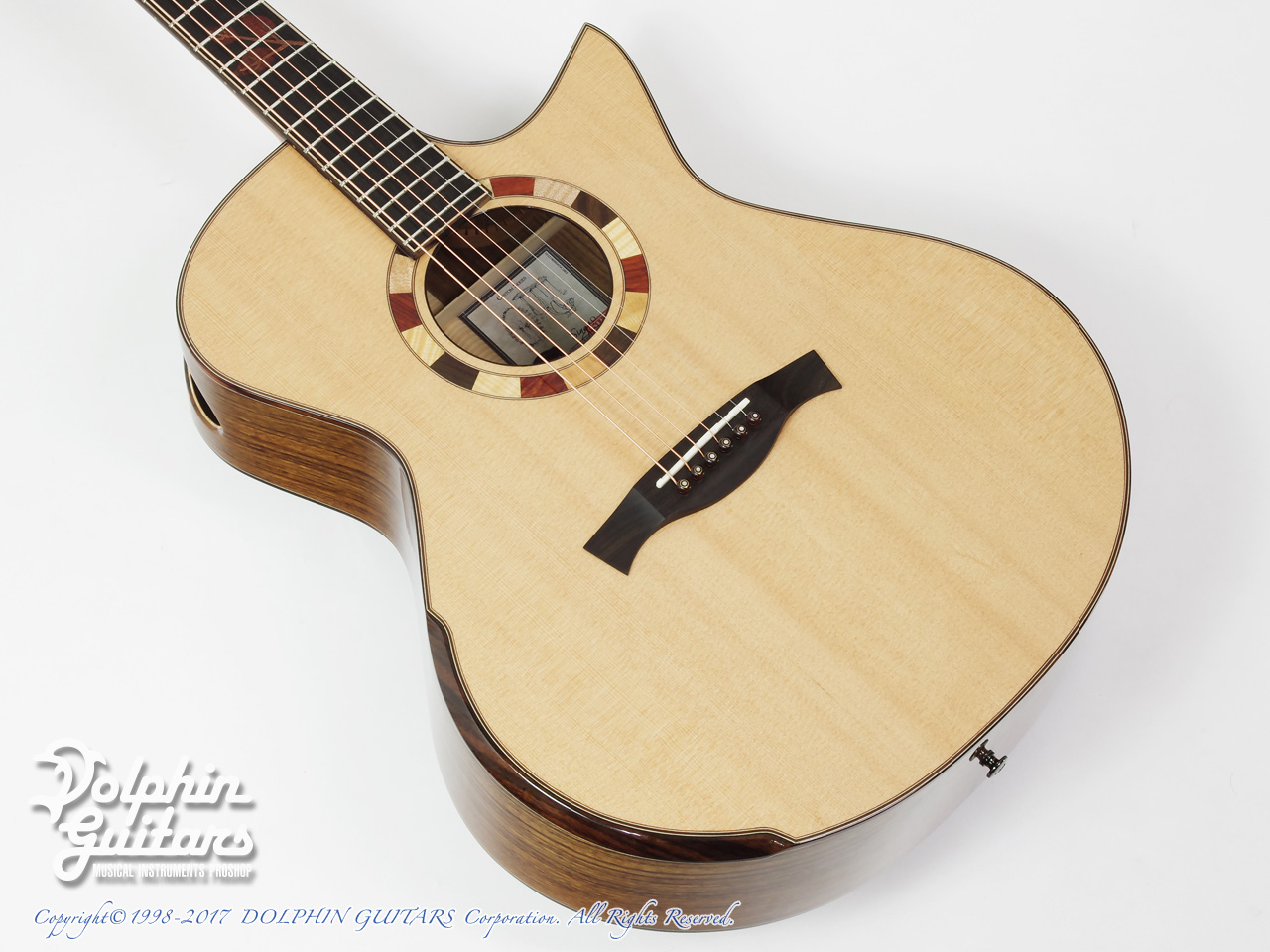 シンガポール発高級ギター　Maestroのエレクトリックアコースティックギター シンガポール発高級ギターMaestroのエレクトリック