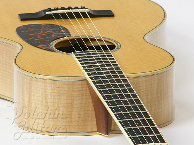 LARRIVEE P-09（Curly Maple）|ドルフィンギターズ
