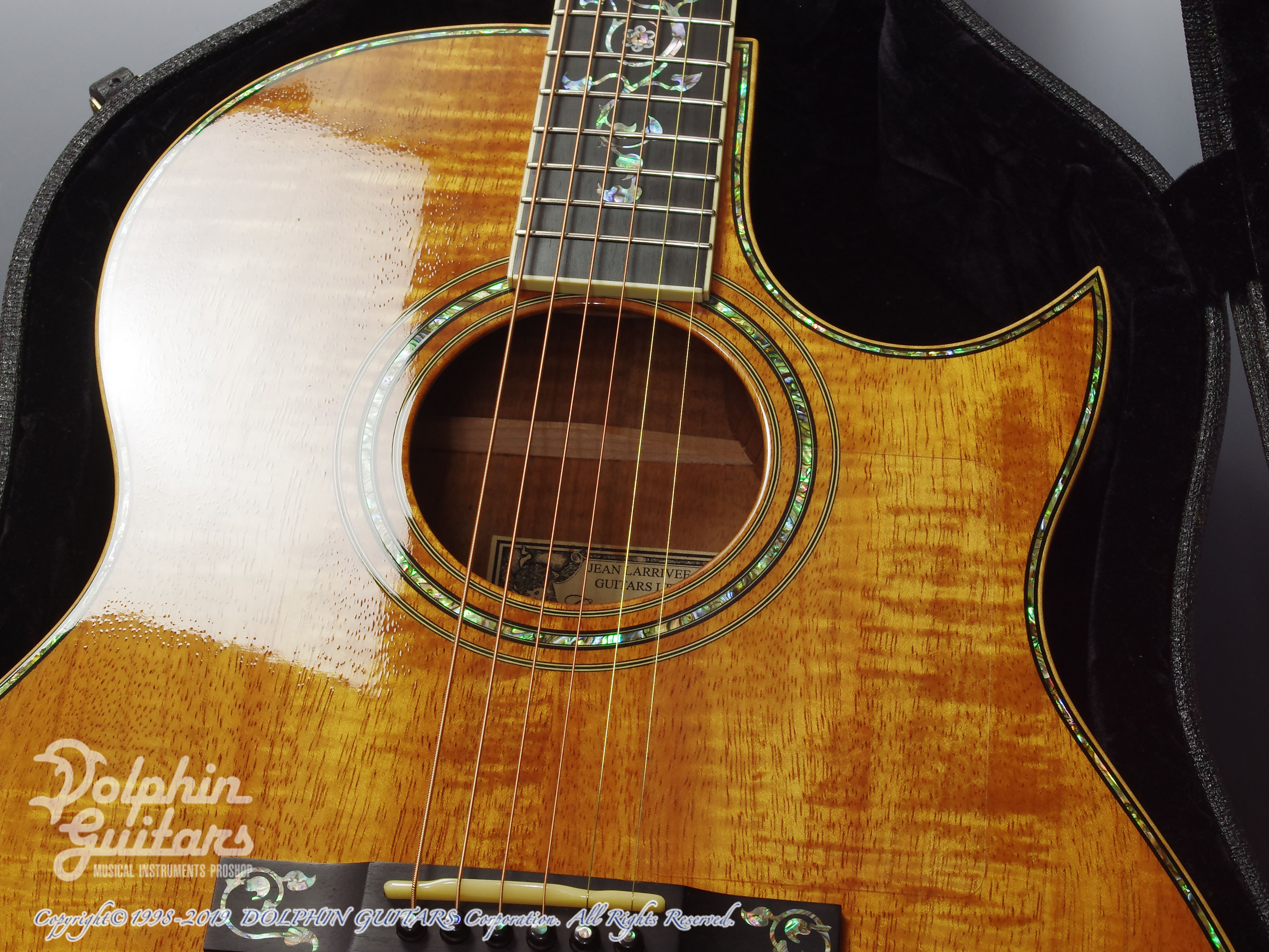 LARRIVEE C-10 Tree Of Life (Hawaiian Koawood)|ドルフィンギターズ