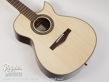 KOM-Cutaway Jacaranda SP (Master Grade Adirondack Spruce & Master Grade Jacaranda)